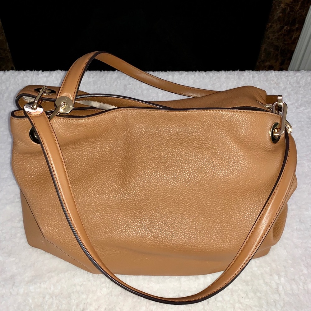 Michael Kors XLG Raven Tote - Picture 4 of 8